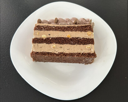 Чоколадна торта со лешник